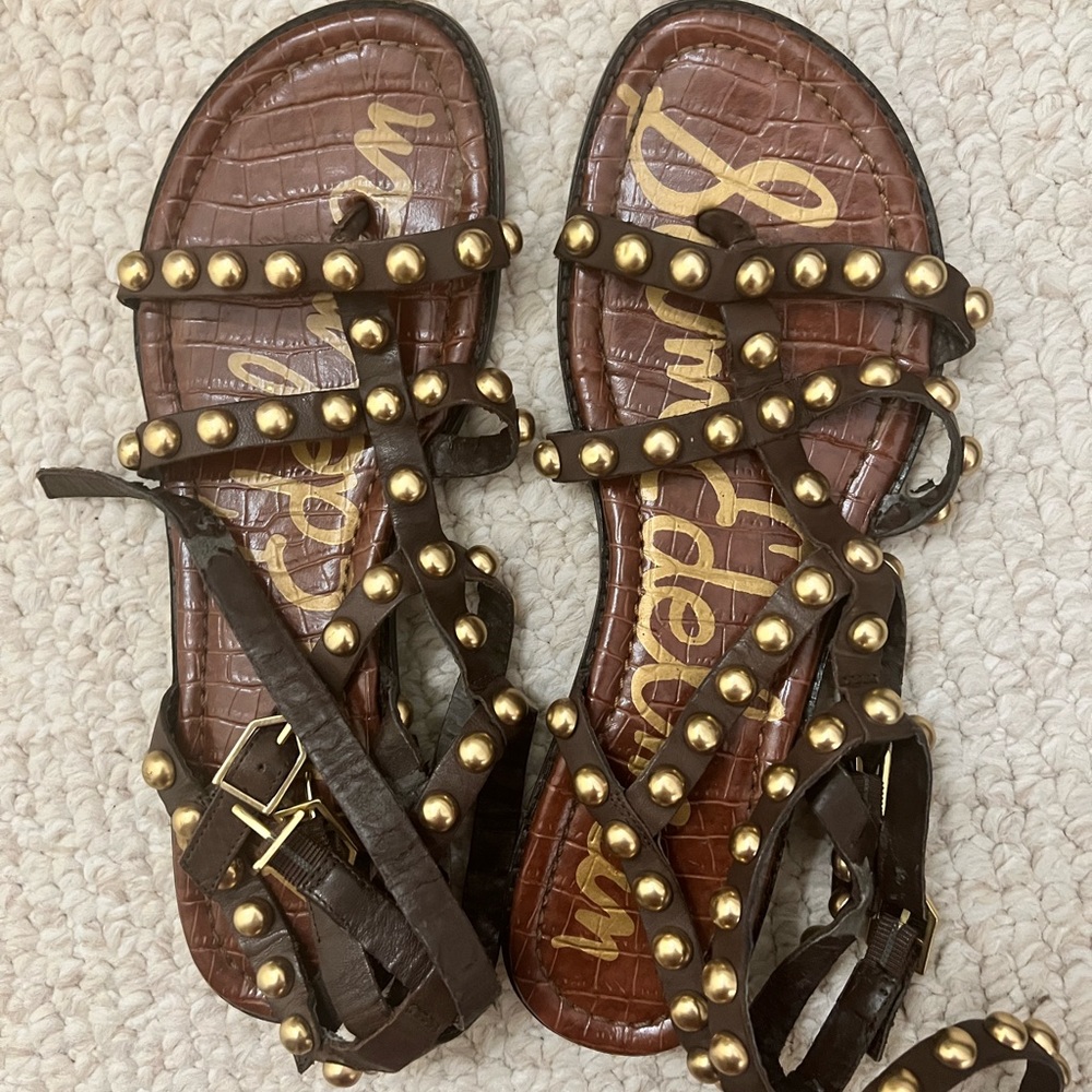 CUTE GOLD AND BROWN SANDALS